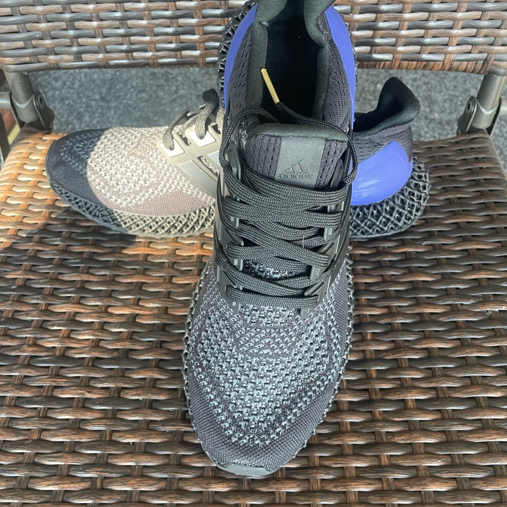 Men’s Adidas ultra 4D boost sneakers size 10